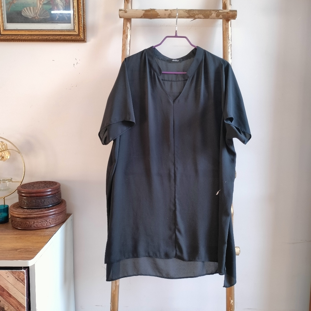 🌹The Quiet Luxury Collection🌹Black Minimalist Long Top - Picture 7 of 11